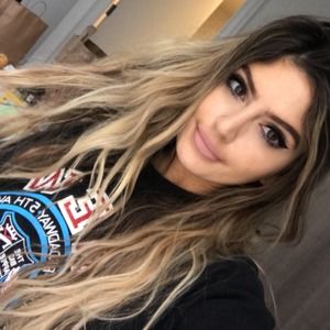 Meet your Posher, Dahlia